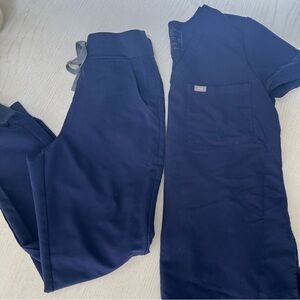 Figs Women’s Navy Blue Scrub Set